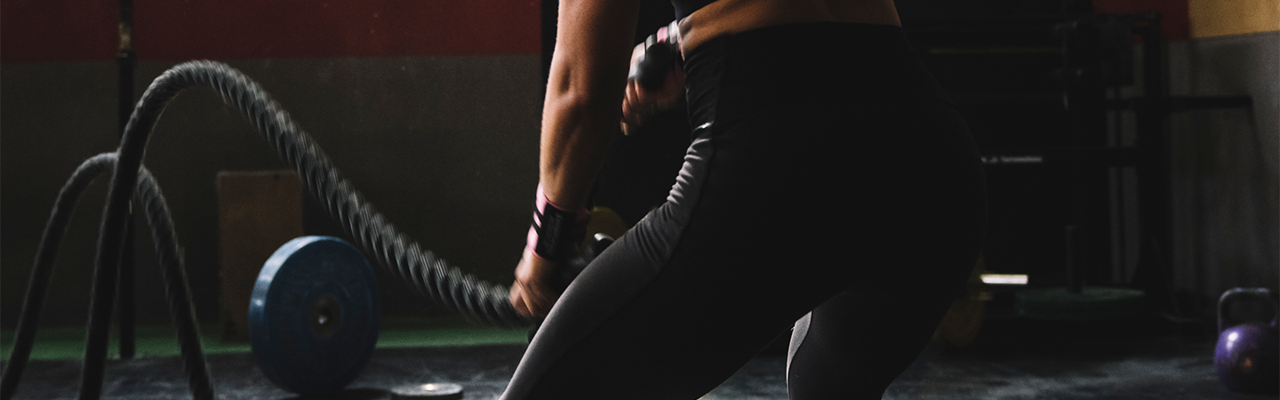 Photo femme cordes cours de stamina